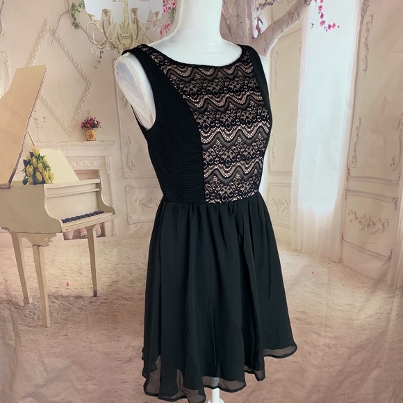 Lily Rose Black Sheer Lace Detail Dress - Picture 5 of 8